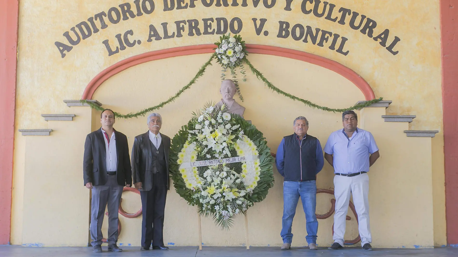 Autoridades municipales, educativas y del sector agrario recordaron al líder agrarista